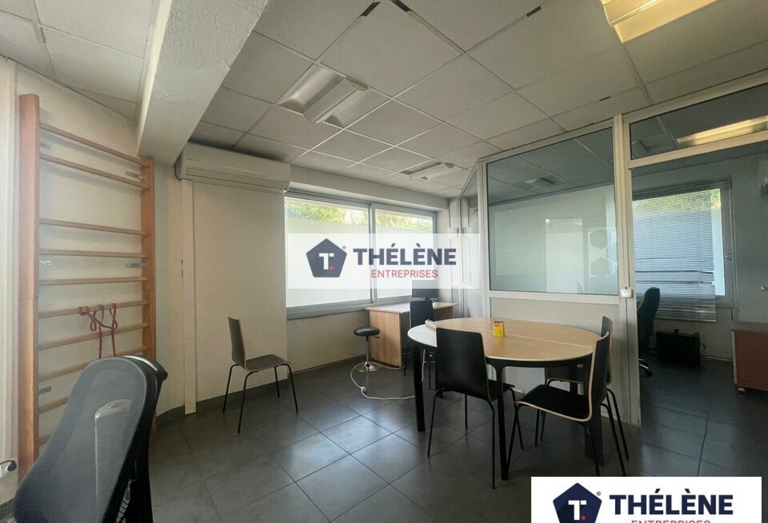 BUREAUX à VENDRE — photo 1