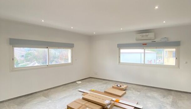 Bureau 4 pièces  à louer Montboucher-sur-Jabron 26740