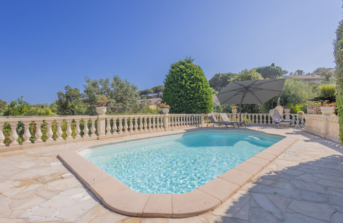 Maison à Sainte-Maxime à quelques mètres de la mer et avec piscine. — photo 2
