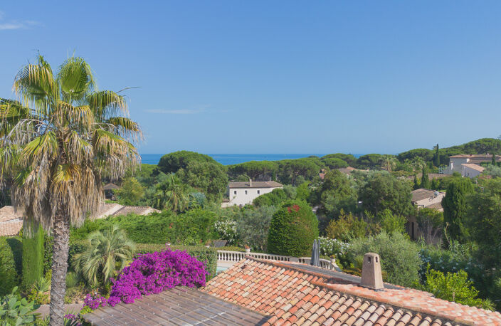 Maison à Sainte-Maxime à quelques mètres de la mer et avec piscine. — photo 3