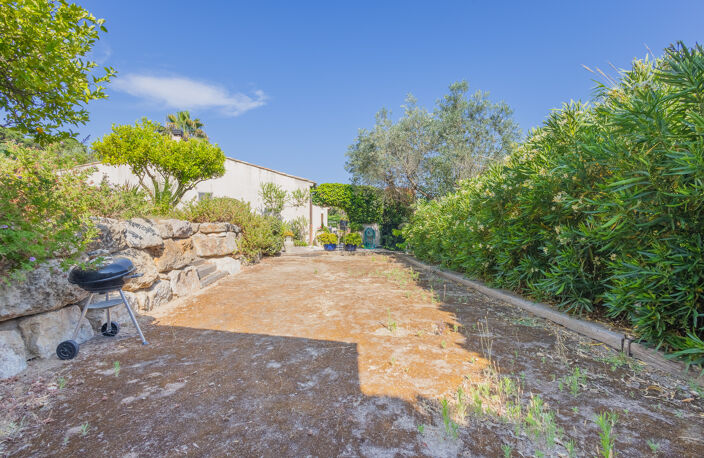 Maison à Sainte-Maxime à quelques mètres de la mer et avec piscine. — photo 4