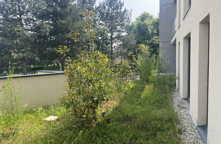Bel Appartement T4 avec Jardin Privatif et Balcon à Craponne — photo 4