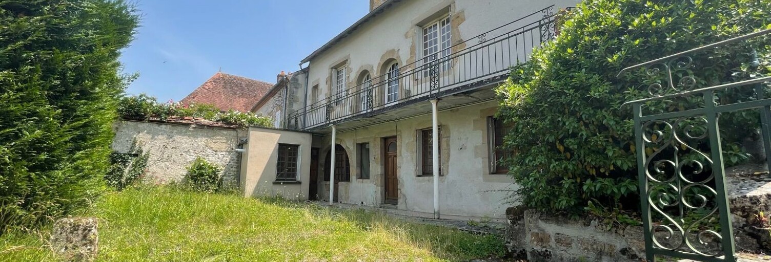 Maison 7 Pièces 203 m² à vendre à Bourbon-l'Archambault (03160)