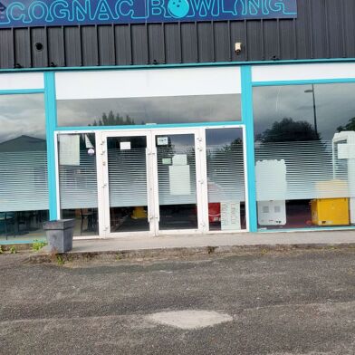 Commerce  313500 €