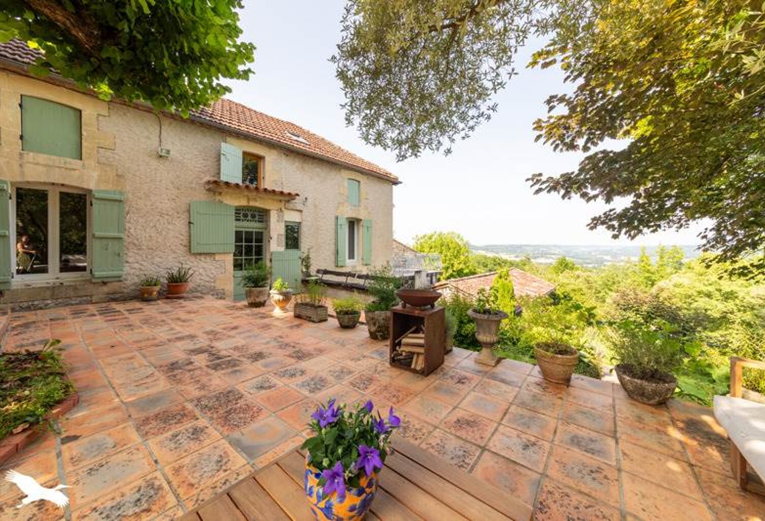 Maison en pierre de 8 pièces principales — photo 1