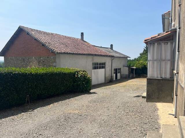 Maison de bourg de 4 pièces principales — photo du bien