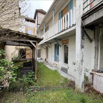 Immeuble  171200 €