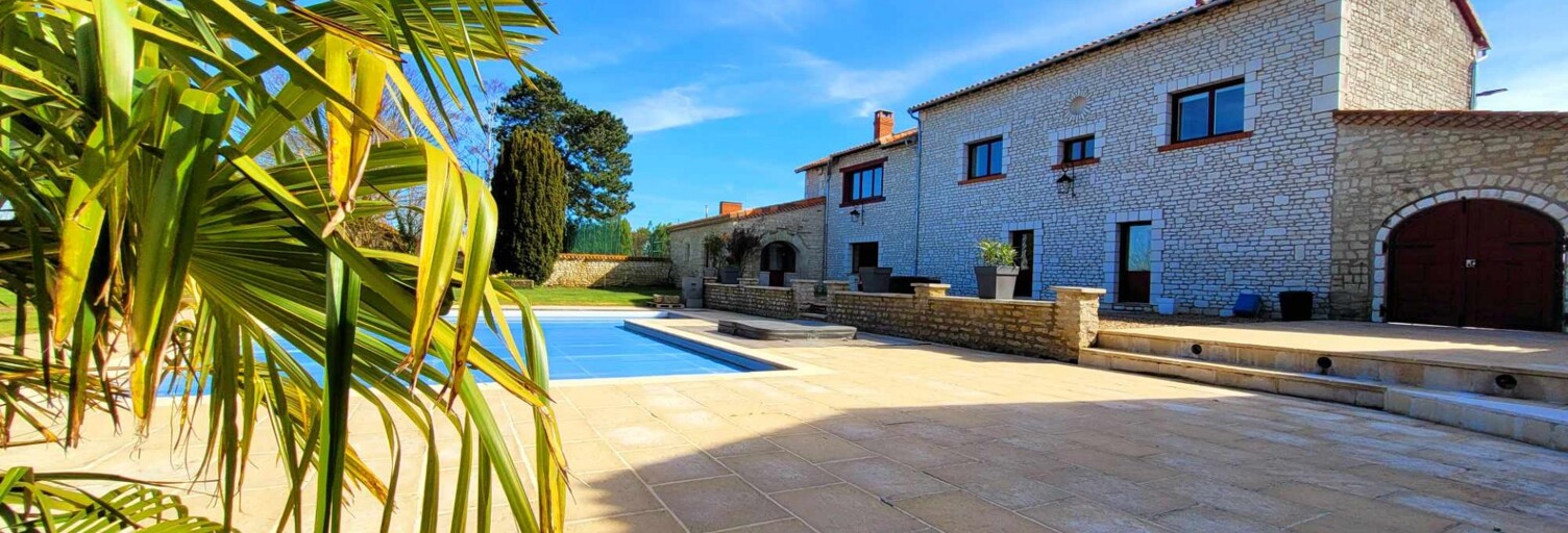 Maison 9 Pièces 400 m² à vendre à Sérigny (86230)