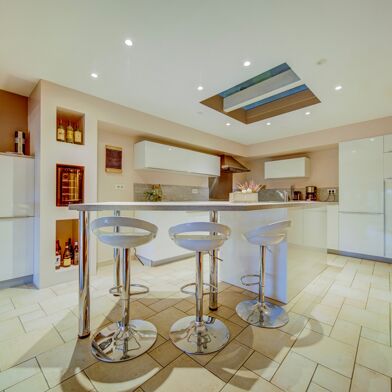 Maison 8 pièces 349000 €