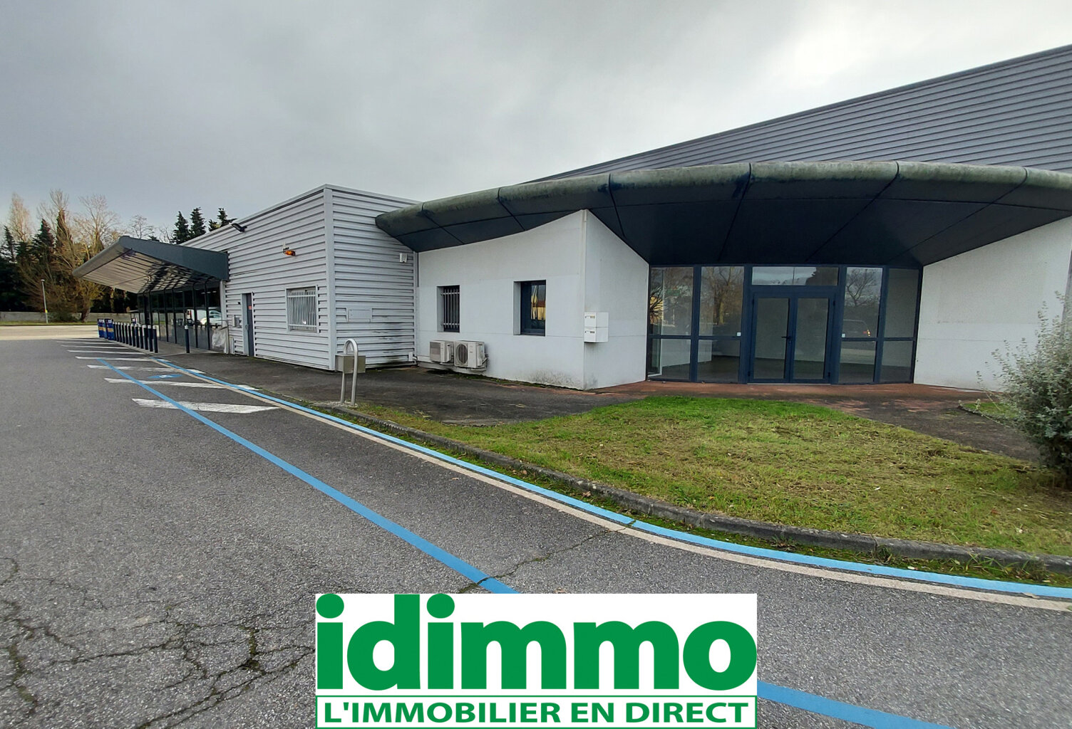 AUTERIVE-LOCAL COMMERCIAL SUR RN20. 1300 m2 — photo 1