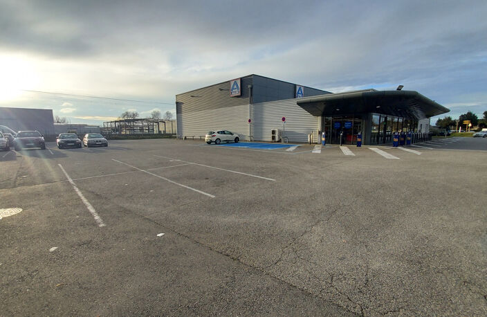 AUTERIVE-LOCAL COMMERCIAL SUR RN20. 1300 m2 — photo 2