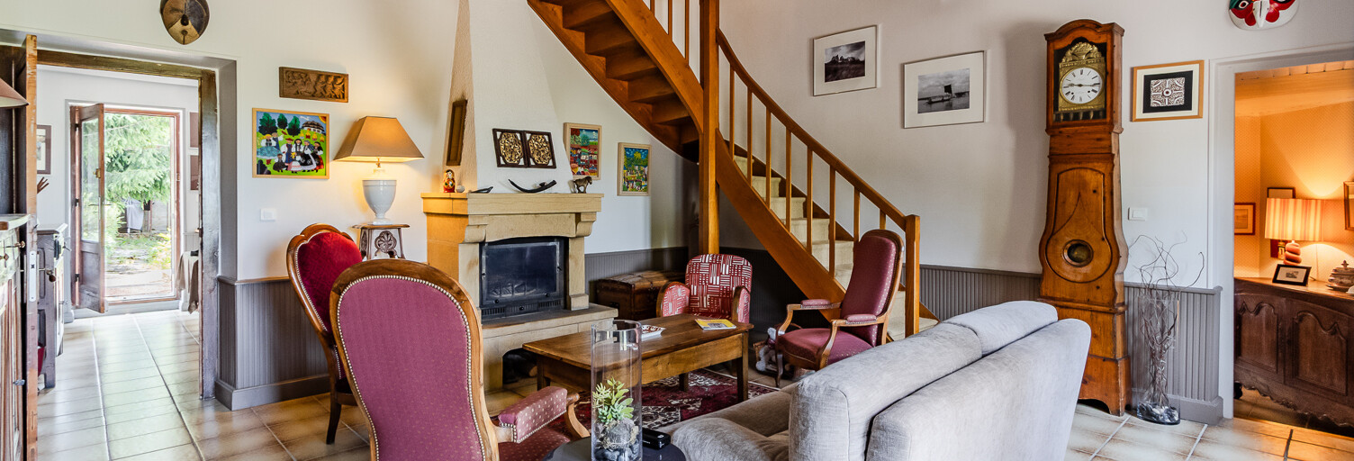 Maison 7 Pièces 170 m² à vendre à Ville-sur-Jarnioux (69640)