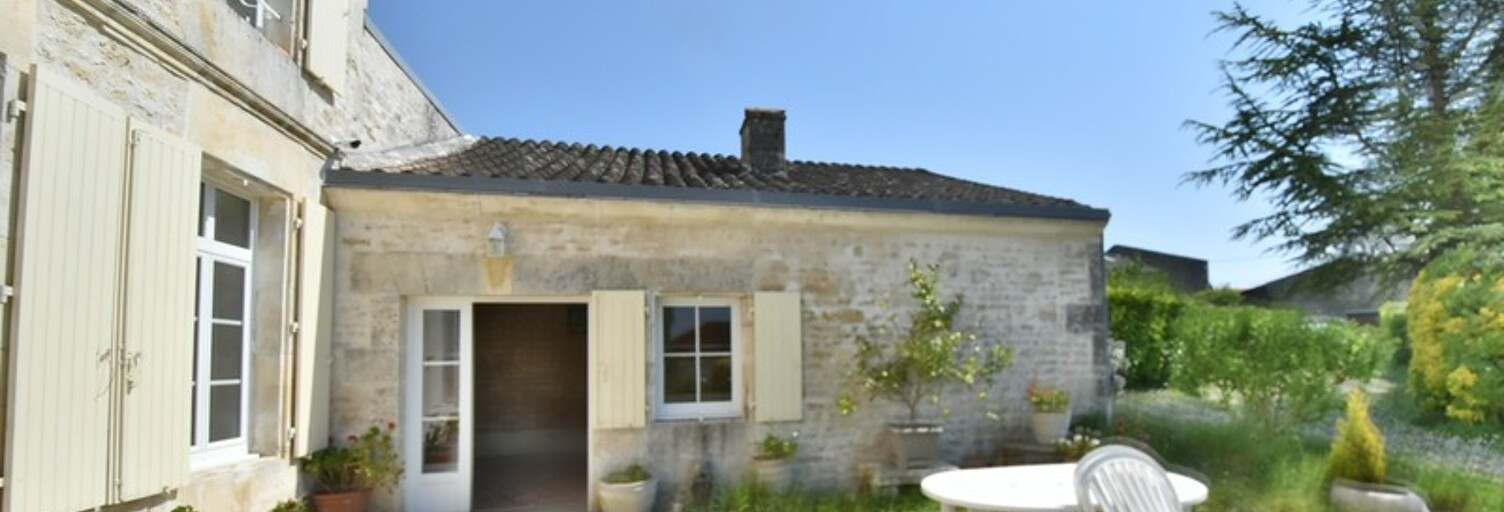 Maison 12 Pièces 314 m² à vendre à Jarnac (16200)