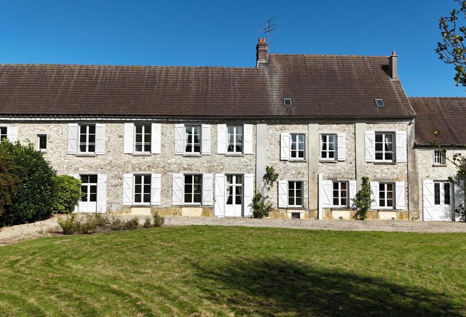 CHEVREVILLE (60) - Maison en pierre 9p - 309m² — photo 1