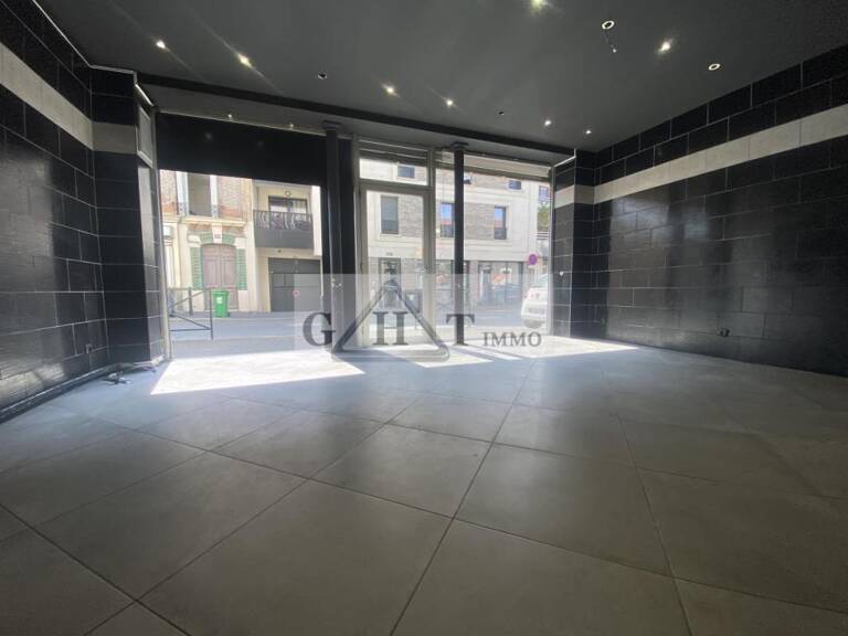 Local commercial 50 m² + cave — photo 1