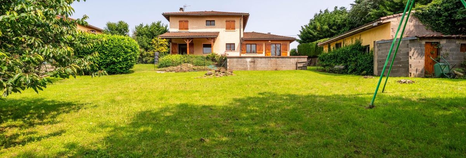 Maison 6 Pièces 157 m² à vendre à Saint-Germain-Nuelles (69210)