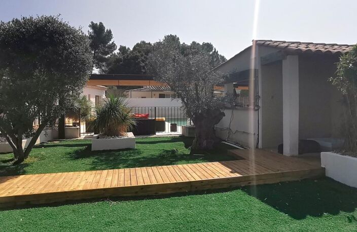 Maison familiale de plain-pied avec dépendance et 2 piscines — photo 4