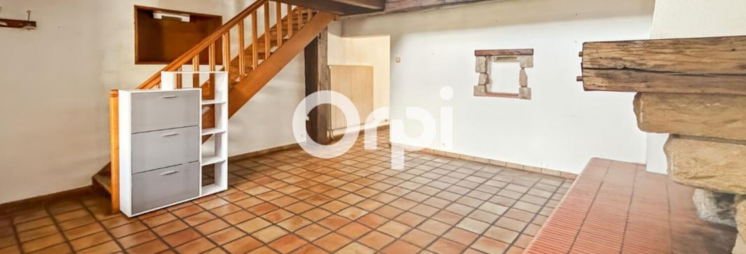 Maison 4 Pièces 121 m² à louer à Haute-Rivoire (69610)