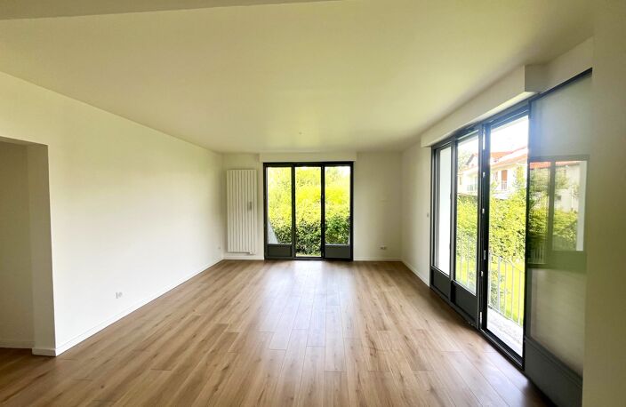 ANGLET – CENTRE – LES FLEURISTES APPARTEMENT 4 PIECES ENTIEREMENT RÉNOVÉ  JARDIN – PARKING – GRAND SOUS SOL  — photo 4