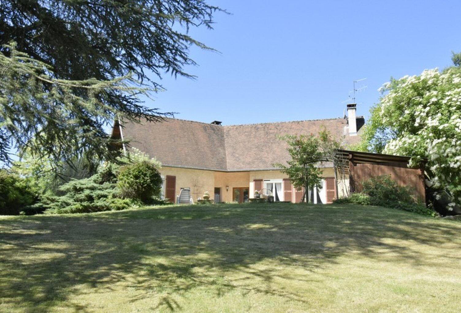 AGREABLE VILLA AVEC PARC — photo 1