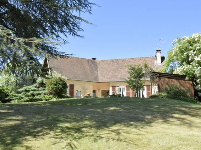 AGREABLE VILLA AVEC PARC — photo du bien