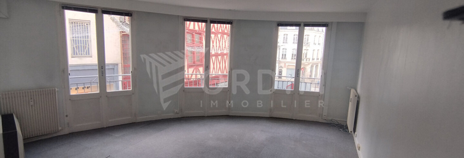 Bureau  141 m² à louer à Auxerre (89000)