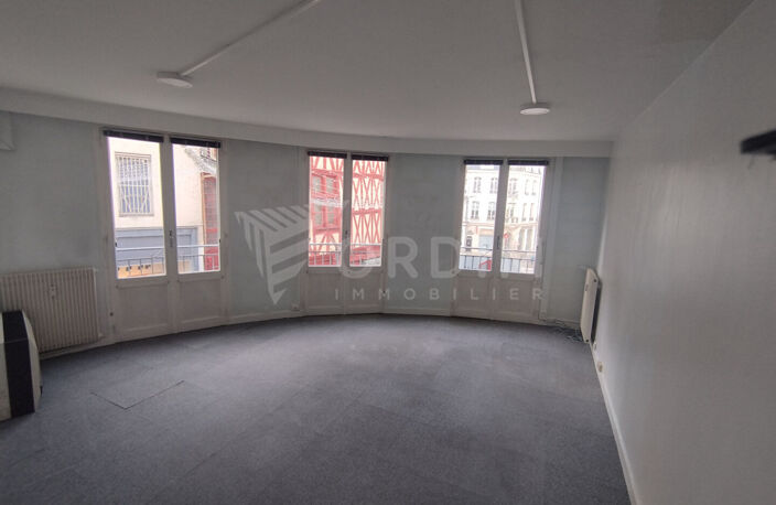 AUXERRE - PLATEAU DE BUREAUX 141M² - CENTRE VILLE- ASCENSEUR — photo 5