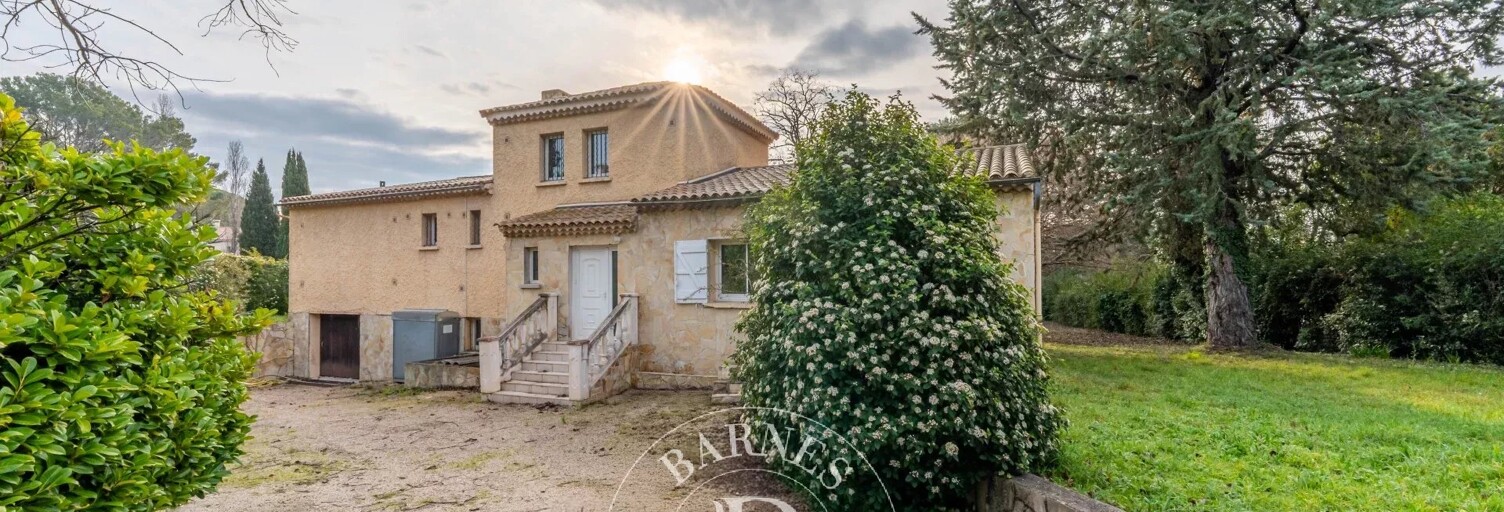 Maison 9 Pièces 201 m² à vendre à Aix-en-Provence (13090)