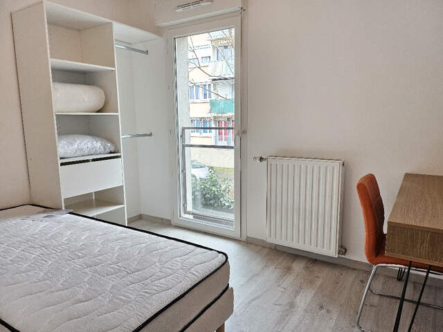 À LOUER   CHAMBRE MEUBLÉE EN COLOCATION   APPARTEMENT 4 CHAM — photo du bien