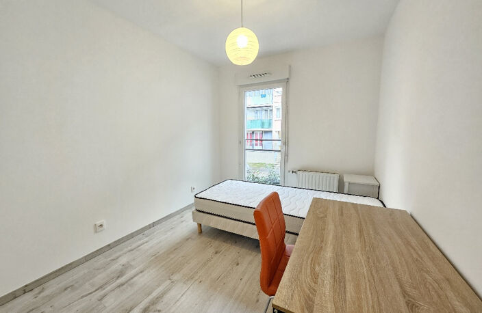 À LOUER   CHAMBRE MEUBLÉE EN COLOCATION   APPARTEMENT 4 CHAM — photo 3