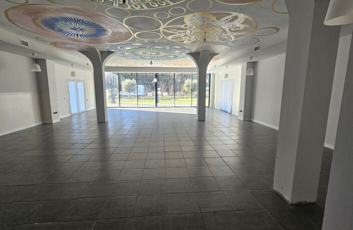 LOCAL COMMERCIAL PAREMPUYRE - 269 m2 — photo 3