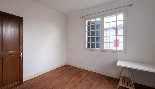 Villa / Maison 8 pièces  à vendre Saint-Palais 64120