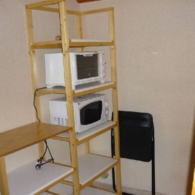 Appartement  325 €