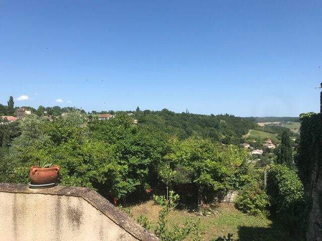 Maison de village avec jardin — photo du bien