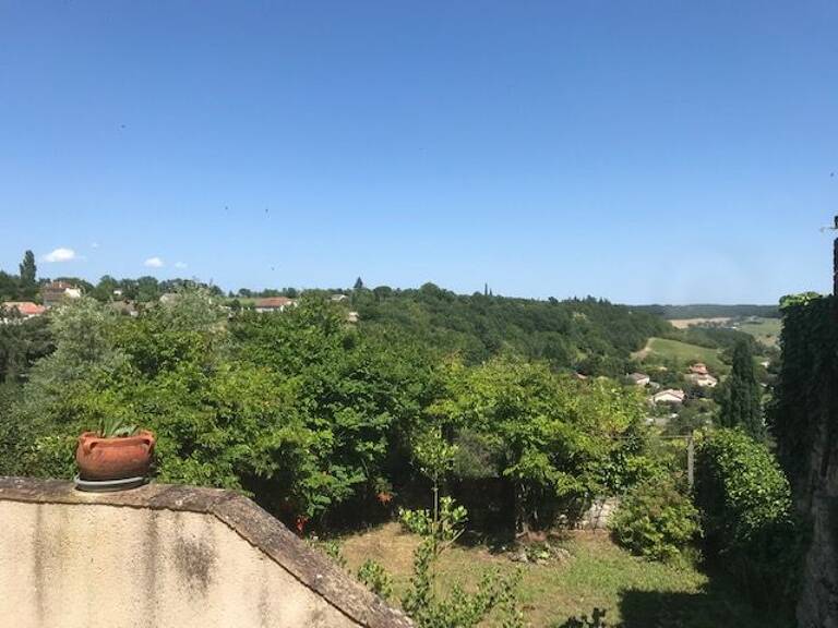 Maison de village avec jardin — photo 1