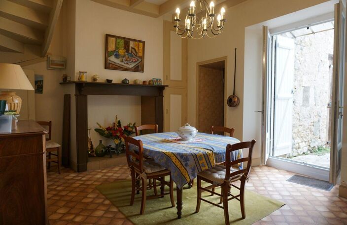 Maison de village avec jardin — photo 2