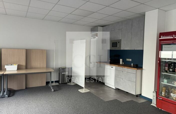 BUREAUX à LOUER — photo 4