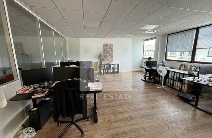BUREAUX à LOUER — photo 2