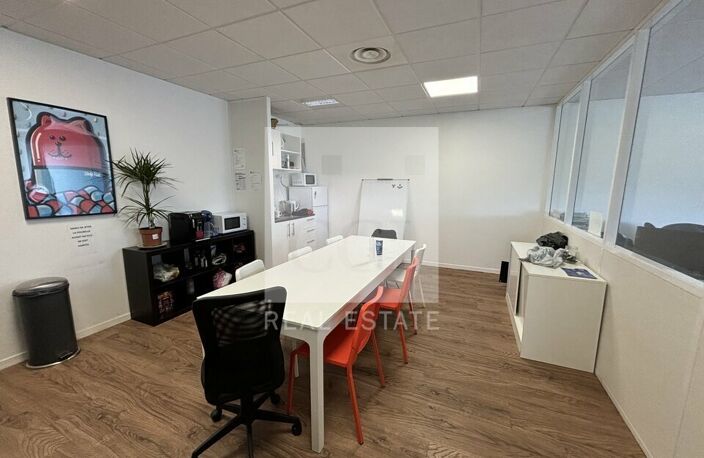BUREAUX à LOUER — photo 3