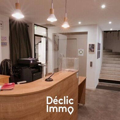 Bureau 4 pièces 2472 €