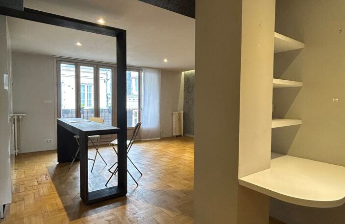 APPARTEMENT - POITIERS CENTRE-VILLE AVEC 2 BALCONS ET ASCENS — photo 2