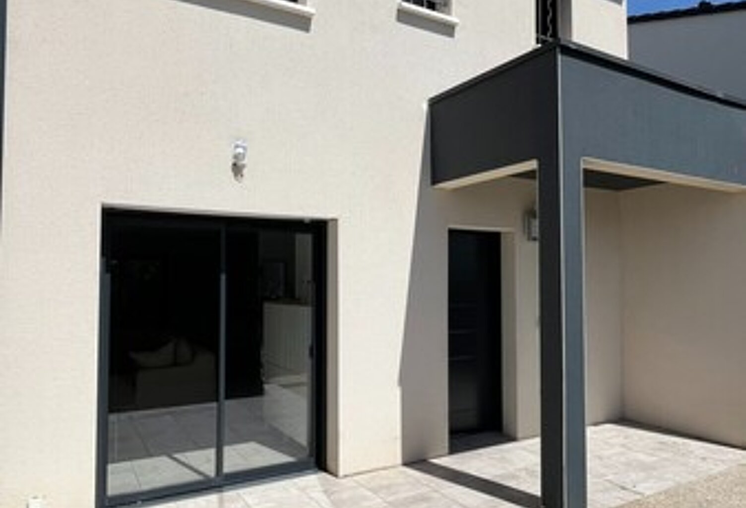Villa — photo 1