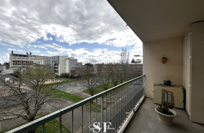 AGEN - APPARTEMENT F4 AVEC BALCONS ET CAVE — photo 3