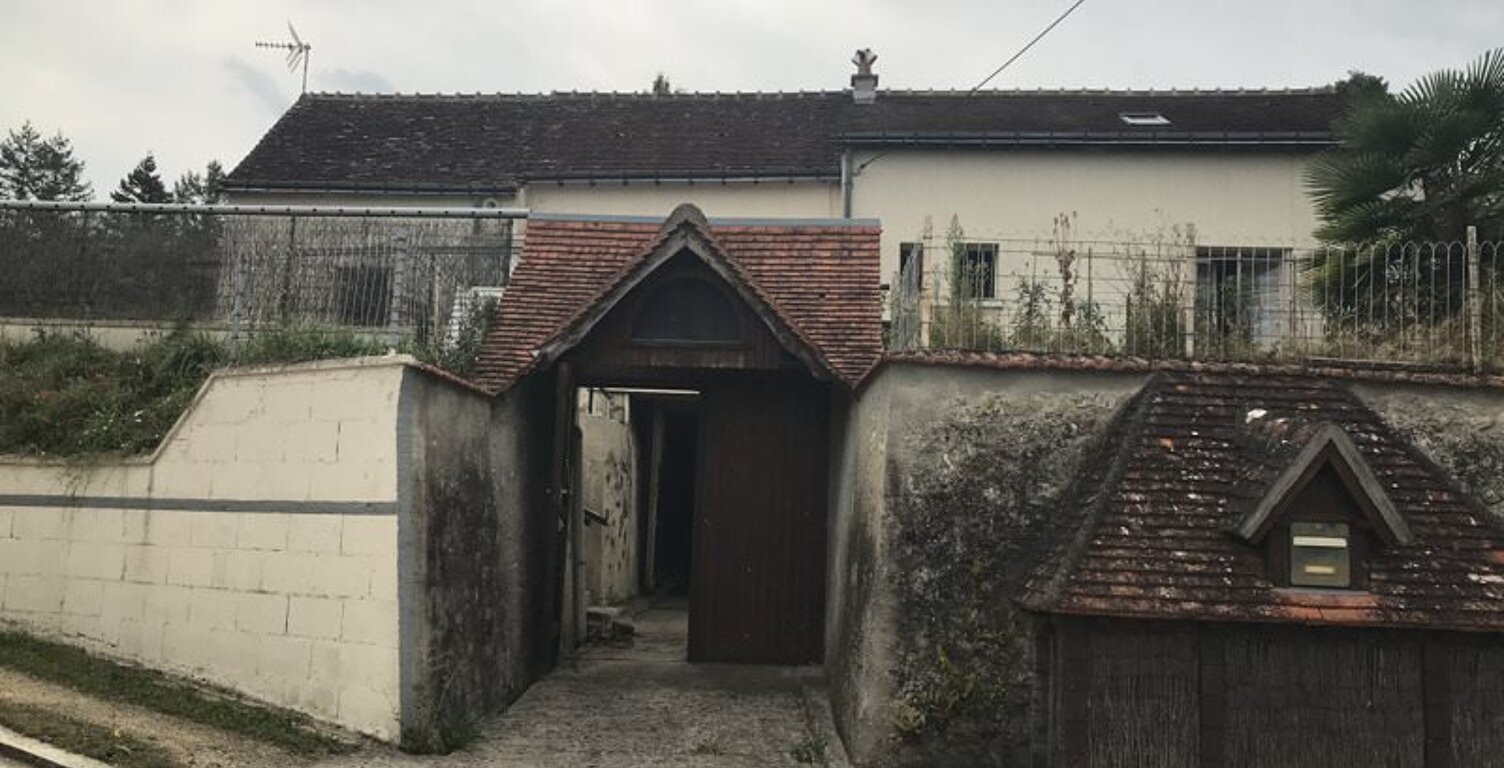 Maison en pierre de 4 pièces principales — photo 1
