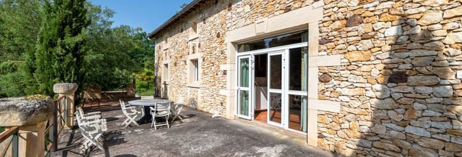 Maison 9 Pièces 346 m² à vendre à Lacropte (24380)