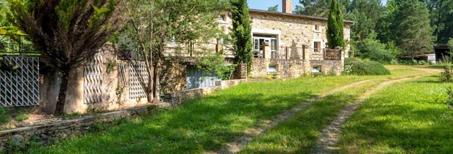 Maison 9 Pièces 346 m² à vendre à Lacropte (24380)