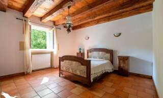 Maison 9 Pièces 346 m² à vendre à Lacropte (24380)