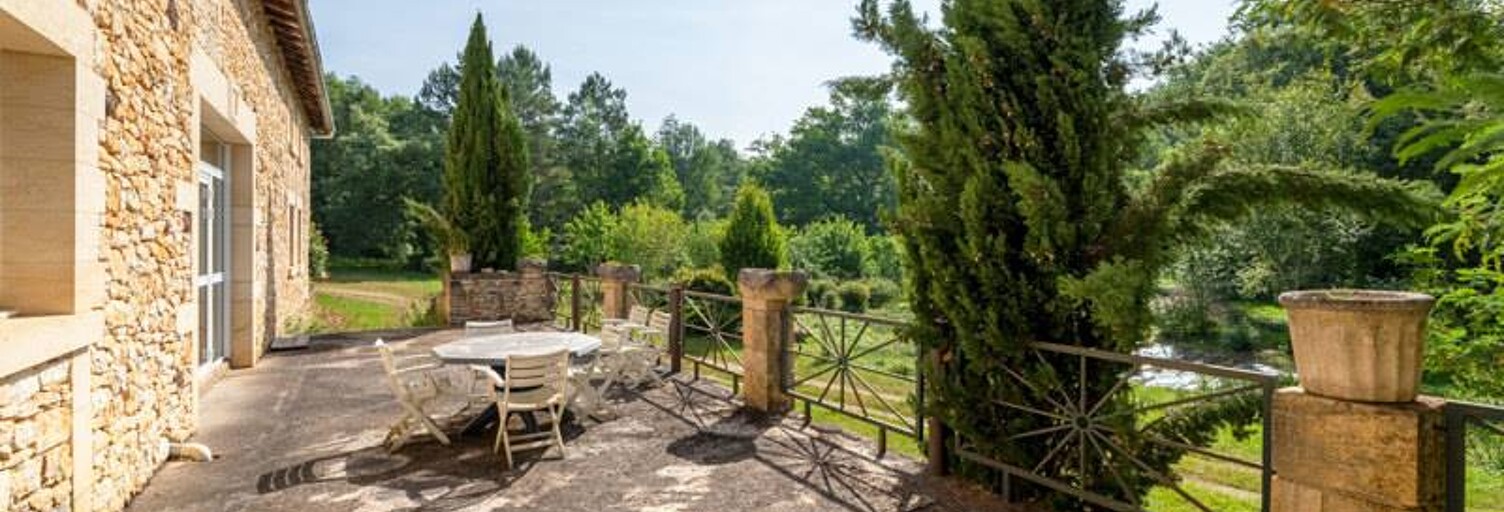 Maison 9 Pièces 346 m² à vendre à Lacropte (24380)