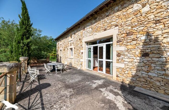 Maison en pierre de 9 pièces principales — photo 2