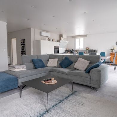 Appartement 4 pièces 322995 €